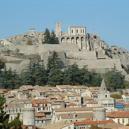 Hotel L'Oustalet Sisteron Exterior foto